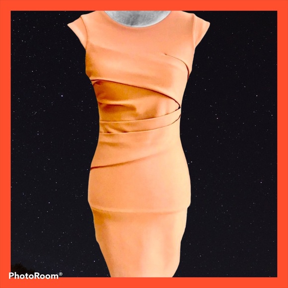 Topshop Dresses & Skirts - TOPSHOP Gorgeous little ‘body-con’ , nude..2/4 🌺